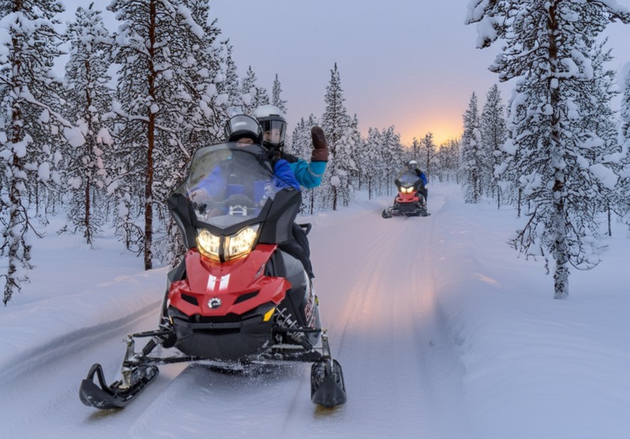 Saariselkä · 雪地摩托