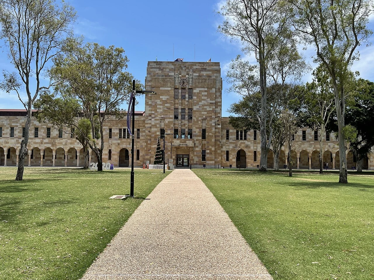 昆士兰大学圣卢西亚校区 · Forgan Smith 建筑
