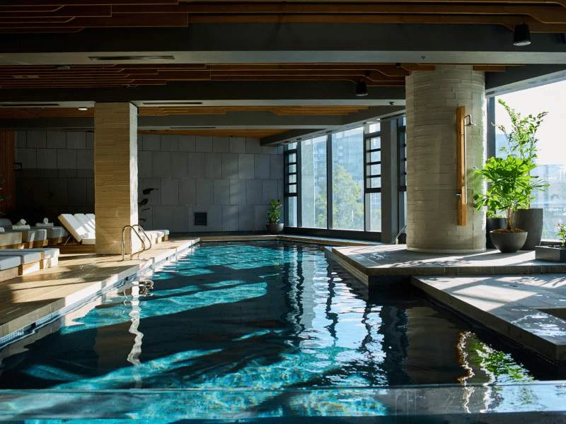 1 Hotel Melbourne 室内泳池