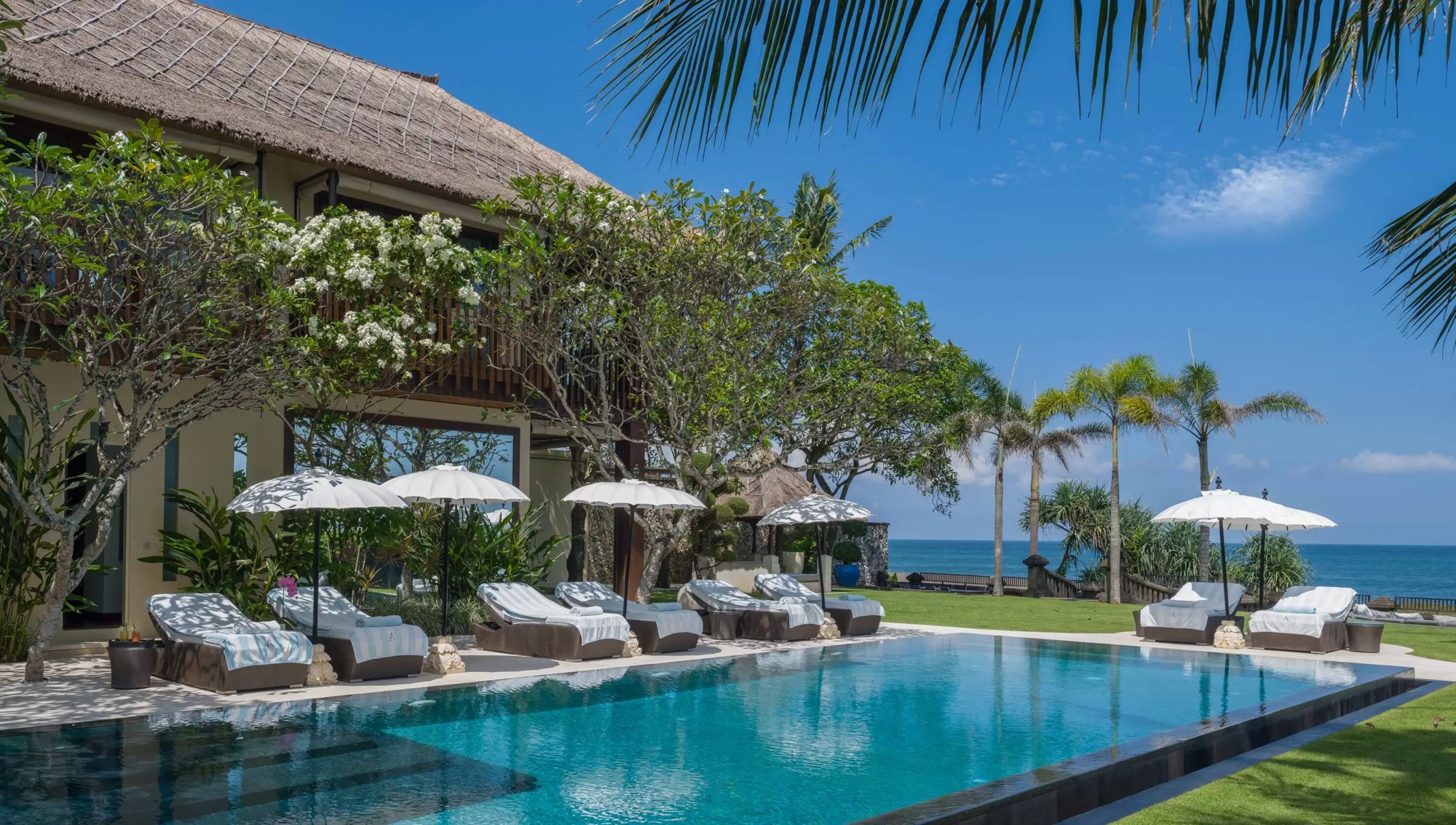 Villa Ambra · 泳池与整体景观